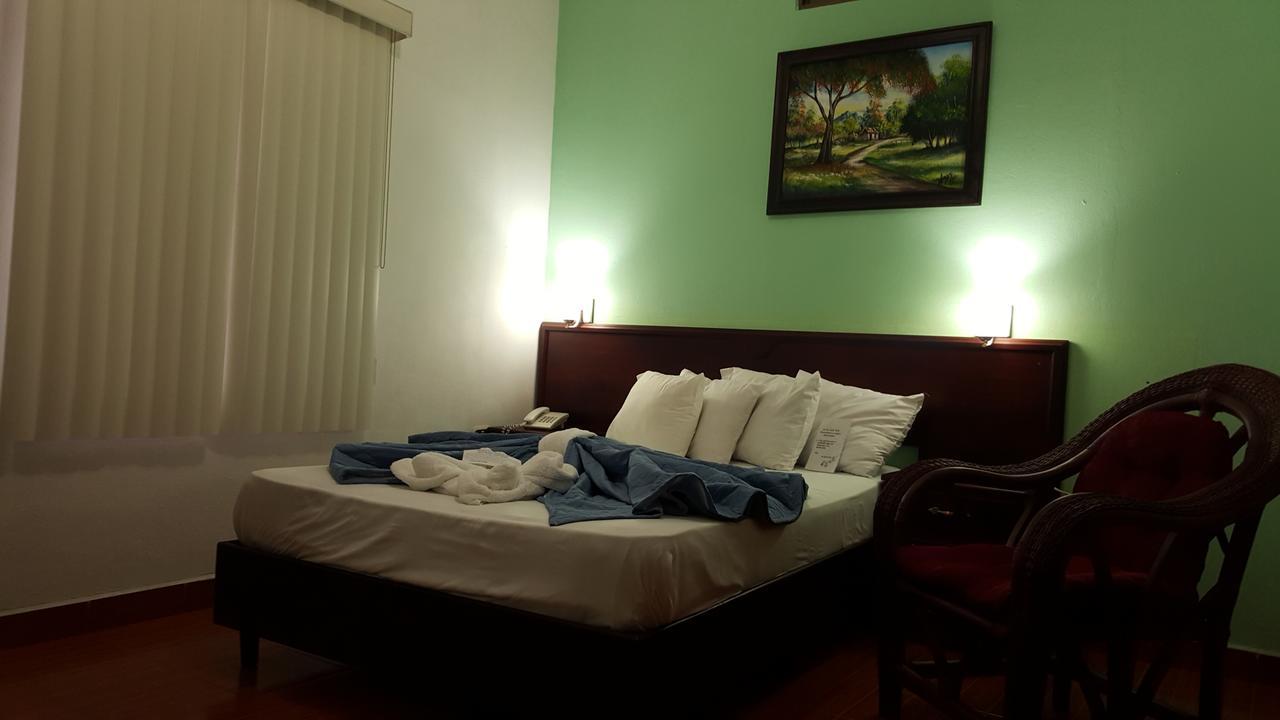 Estelí Hotel Don Vito מראה חיצוני תמונה